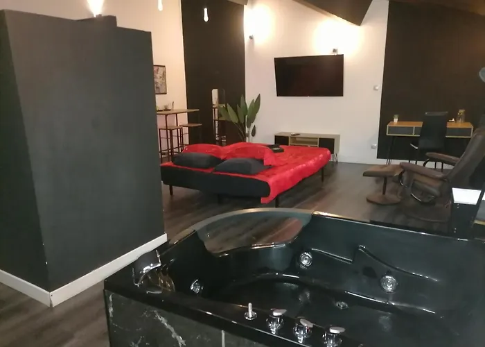 Moderne Jacuzzi Terrasse Narbona